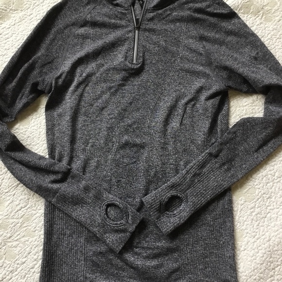 EUC Fog Performance 1/4 Zip Zyia Active - Picture 2 of 5